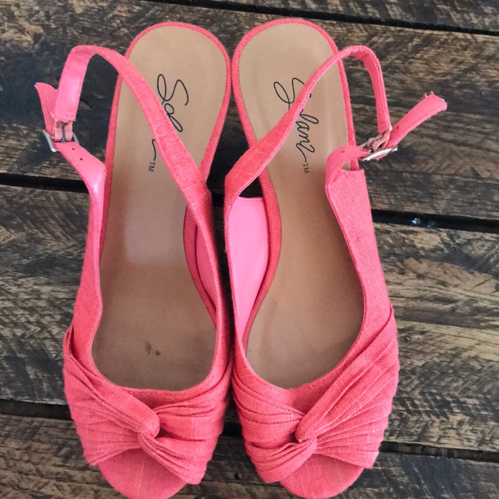 Coral colored Wedges